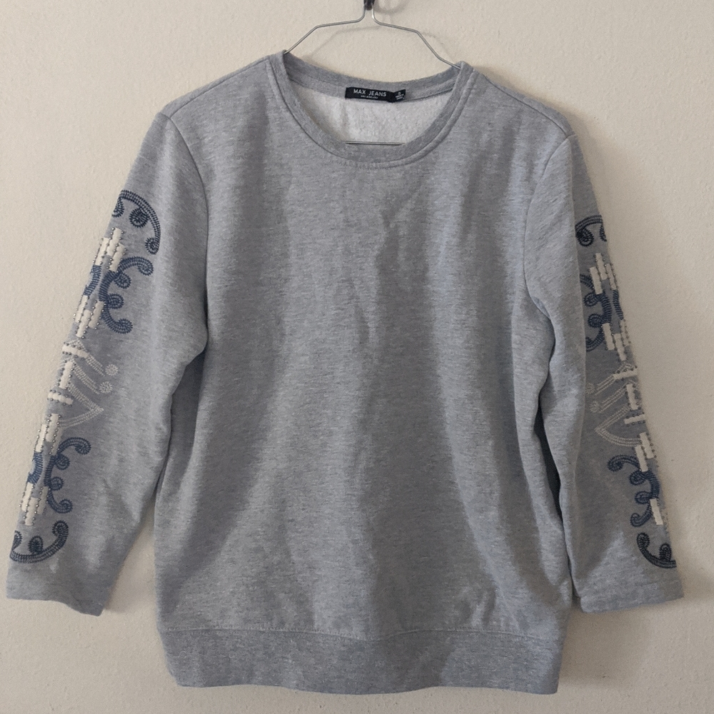 Max Jeans•Embroided Casual Sweatshirt Sz Small